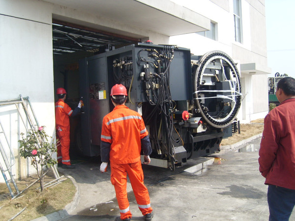 CNC機械裝卸搬運