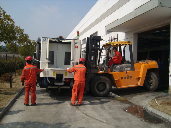 CNC機械裝卸搬運